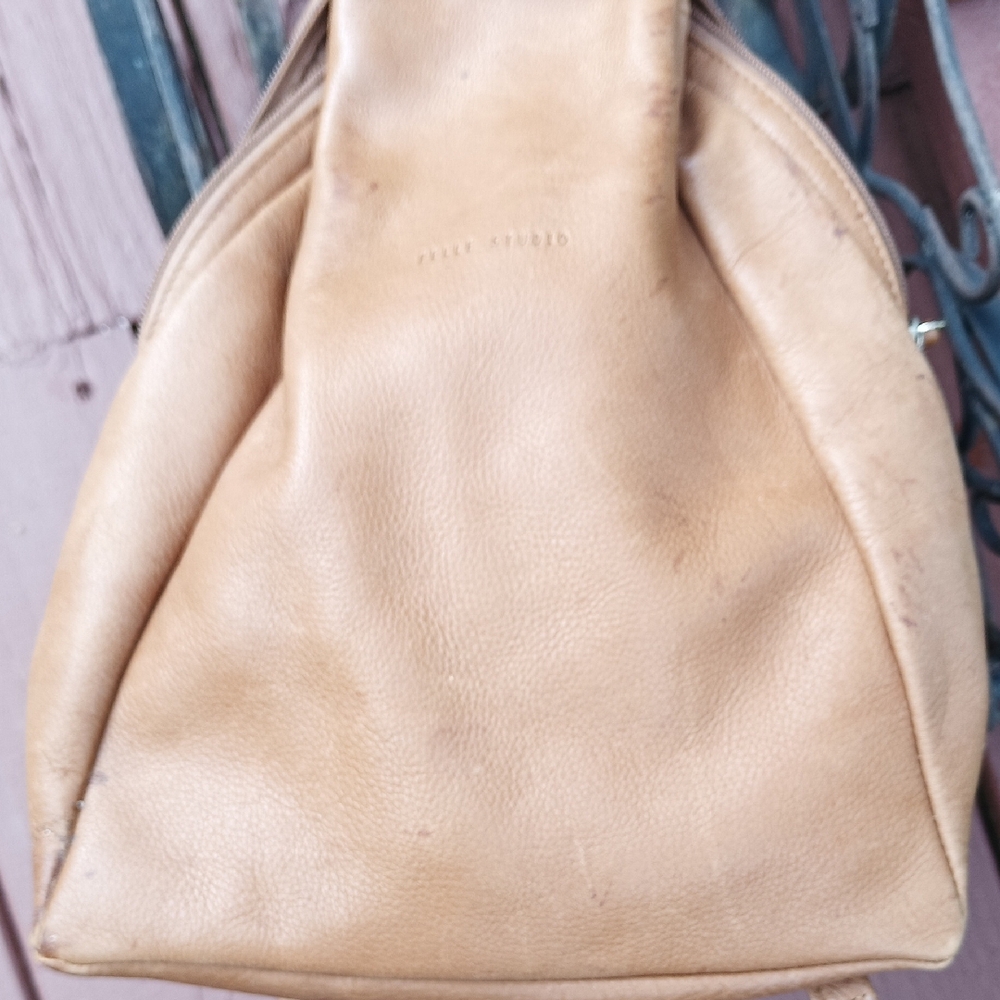 Wilsons Leather Brown Backpack - Picture 5 of 16